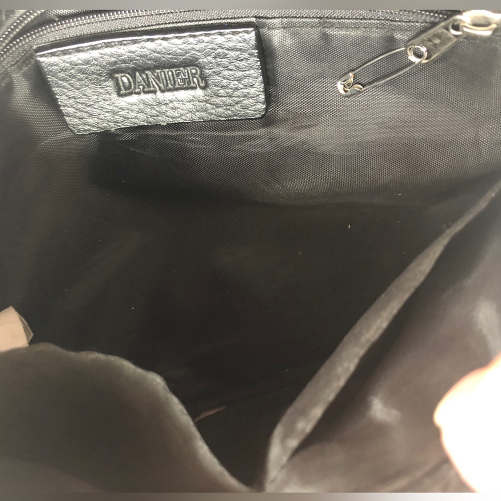 2/$40 - Danier convertible shoulder/cross body bag - Picture 12 of 12